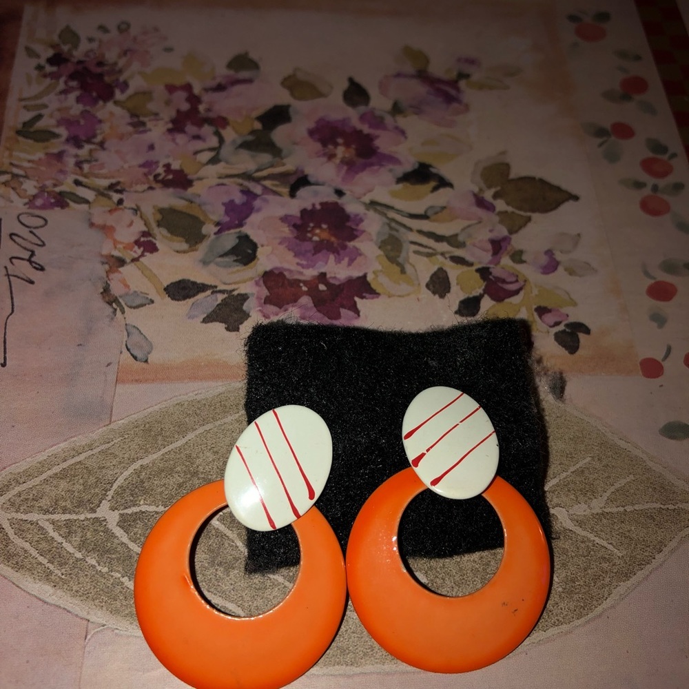 Vintage orange hoop earrings - Picture 2 of 2